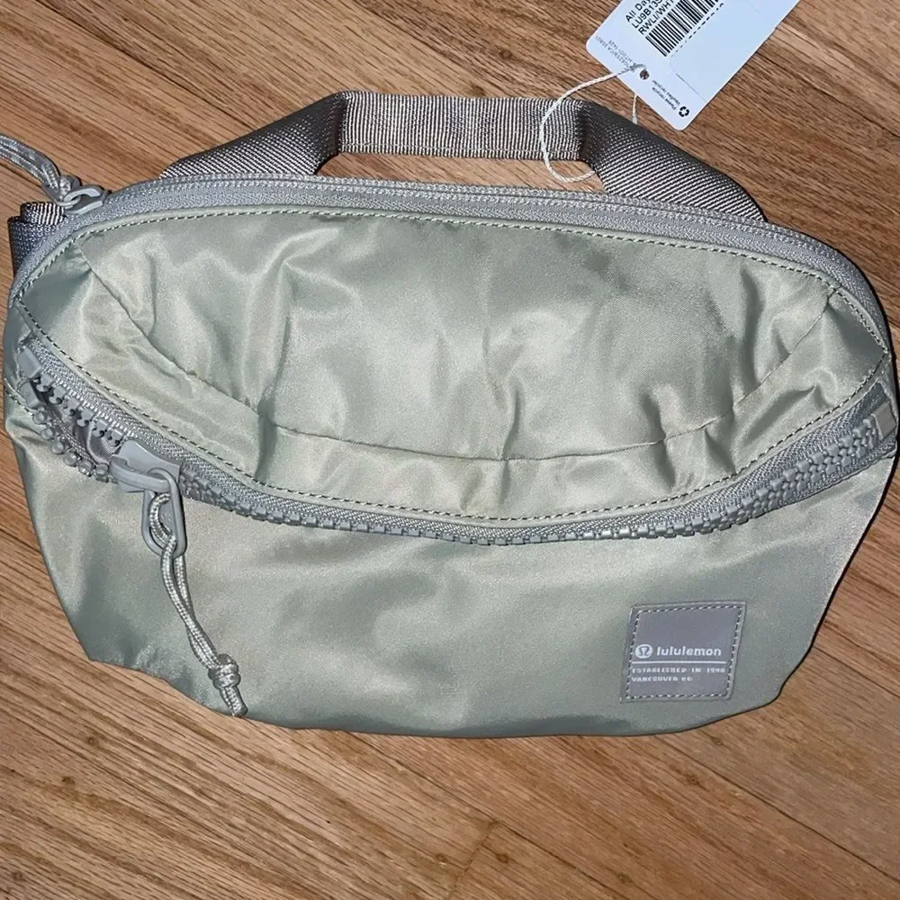 NWT LILULEMON ALL DAY ESSENTIALS BELT BAG FANNY SADDLE RAW LINEN WHITE Opal nwt - Picture 8 of 8
